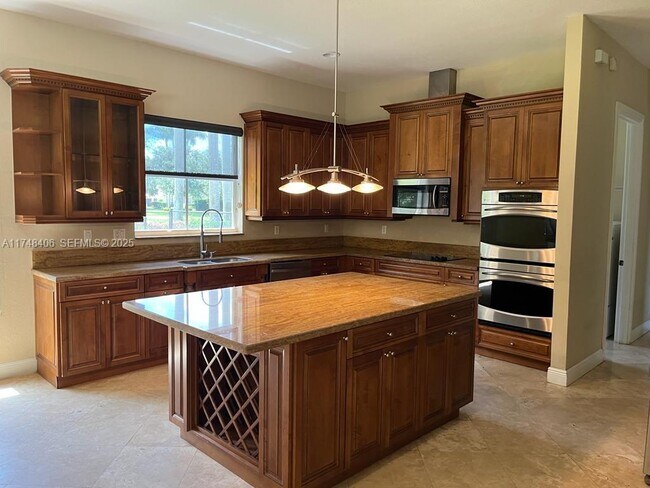 Building Photo - 2750 Jockey Cir