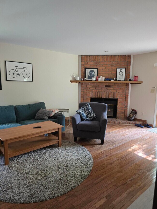 Building Photo - 2125 Ardenne Dr