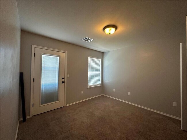 Building Photo - 5811 Marblewood Dr