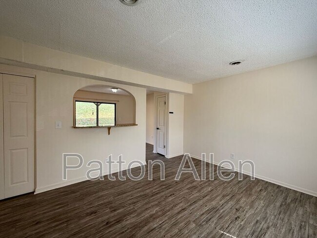 Building Photo - 23 Dawnwood Cir