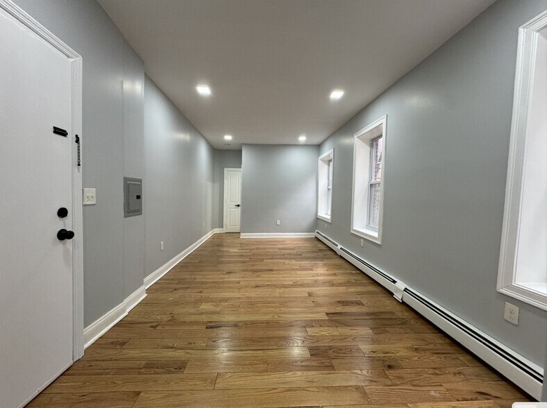 117 Wade St 3J - 124 Wade St