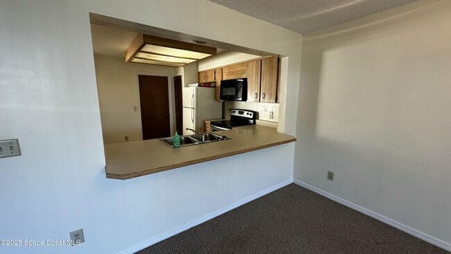 Building Photo - 2710 Park Pl Blvd