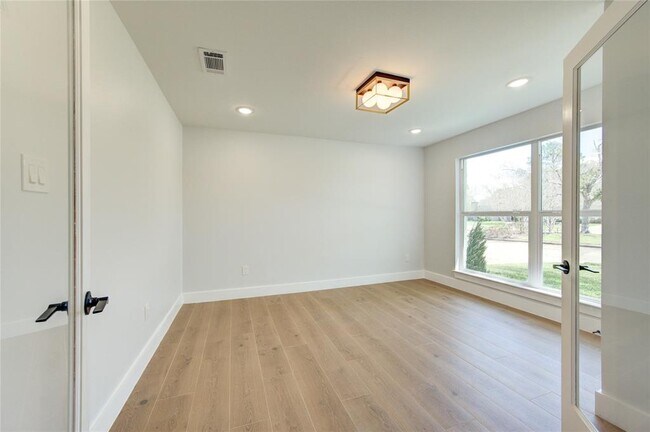Building Photo - 1810 Eagle Falls Ct