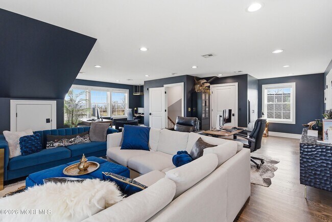 Building Photo - 619 Park Ave