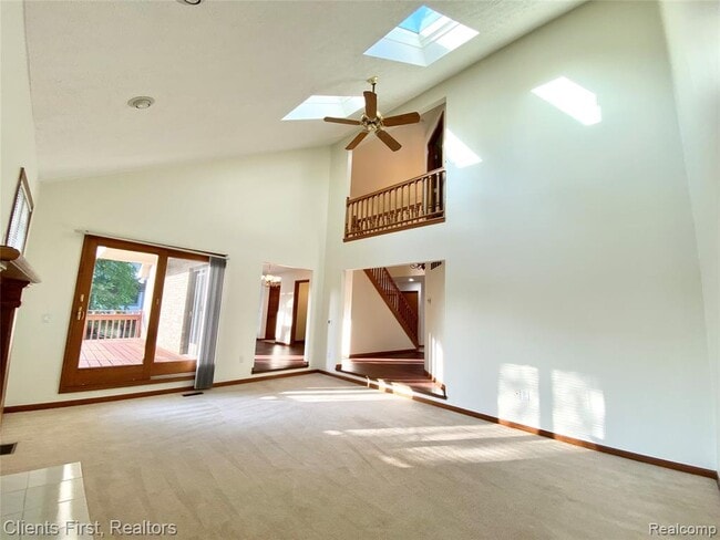 Building Photo - 7233 Oakwood Dr