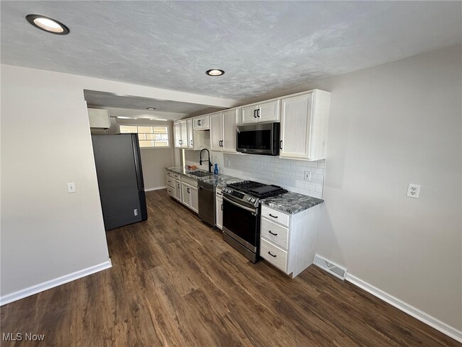 Building Photo - 23058 Drake Rd