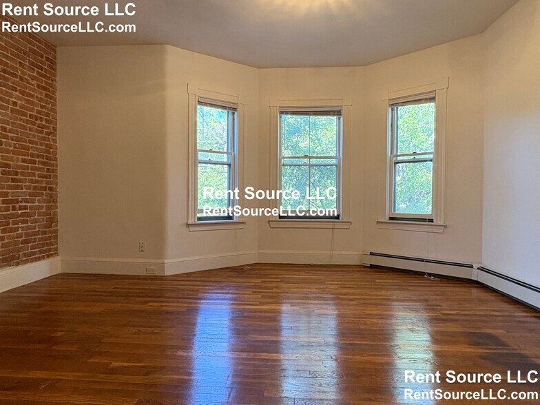 Building Photo - 248 Brookline St