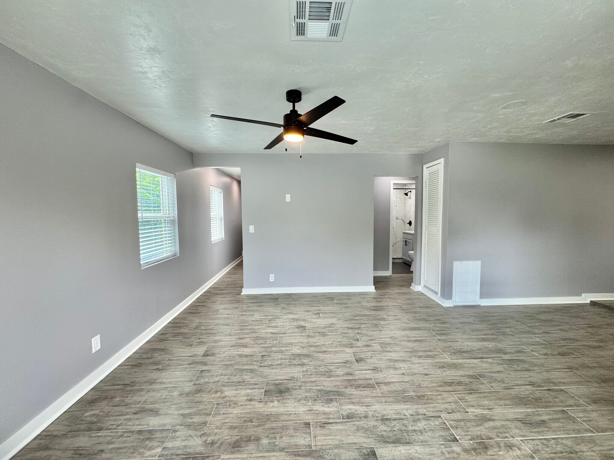 Building Photo - 2144 Westchester Dr