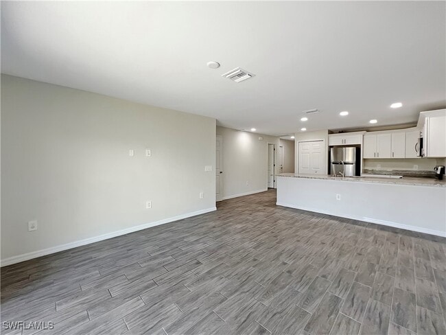 Building Photo - 1304 W 12th St
