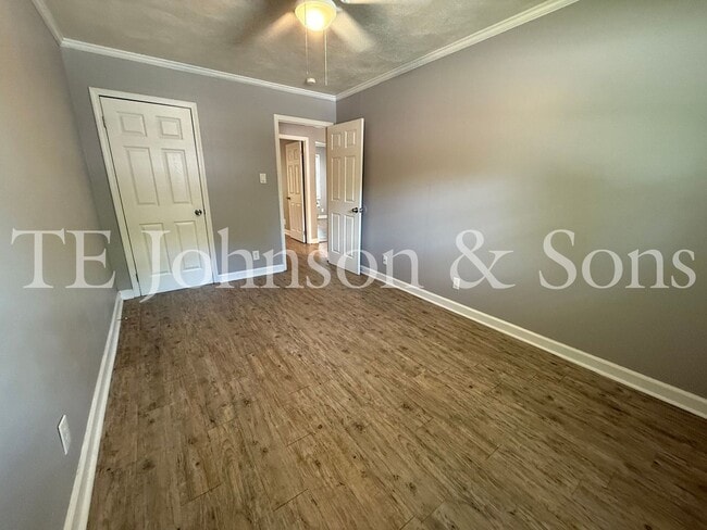 Building Photo - Sterling Pointe Apartments – Updated 2 Bedroom Living in West End Winston-Salem