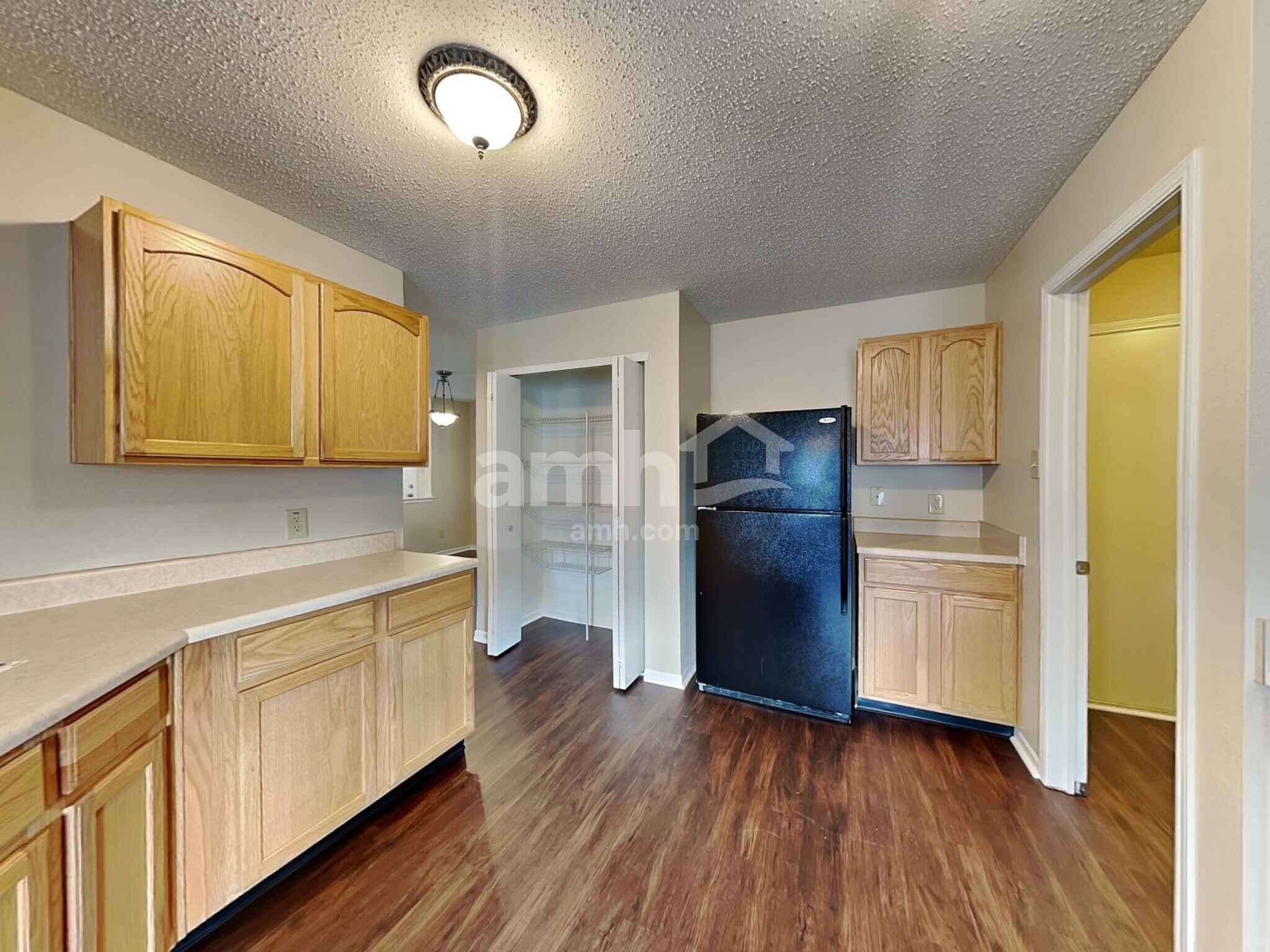 Building Photo - 1221 Redwood Dr