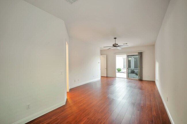 Building Photo - 2585 Portsmouth Creek Ave