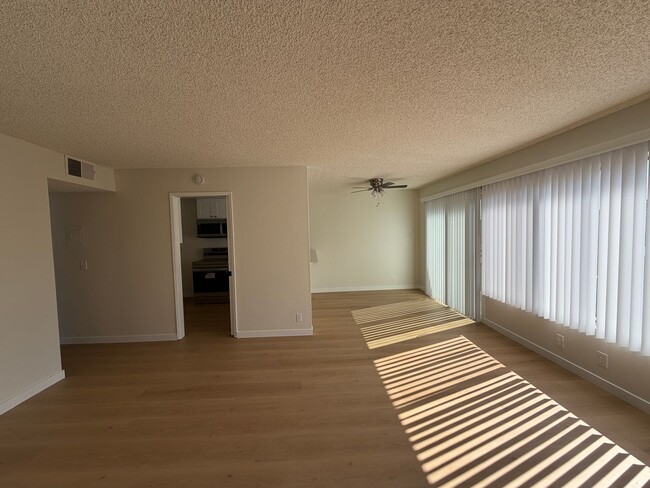 Building Photo - 24802 Sherwood Way