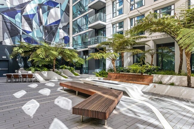 Building Photo - 1688 Pine St