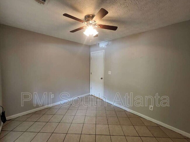 Building Photo - 107 Spring Ct