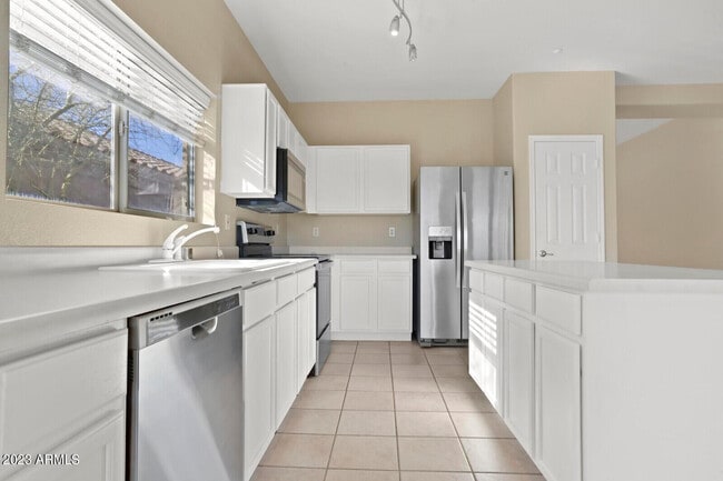 Building Photo - 9303 E Whitewing Dr