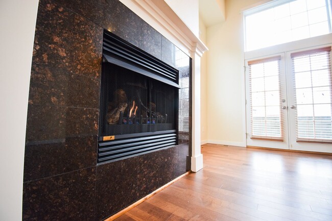 Building Photo - Beautiful Condo In the Heart of Beaverton!