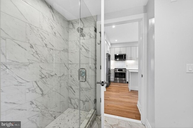 Building Photo - 811 S Columbus St