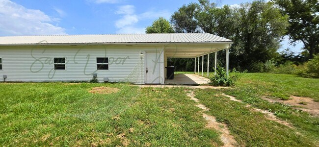 Building Photo - 761 NE 101st Rd