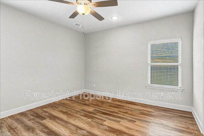 Building Photo - 2902 Orchid Dr