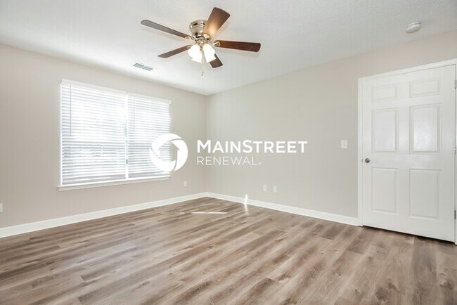 Building Photo - 3 Bedroom Pet-Friendly Home in CHARLOTTE, NC with Main Street Renewal