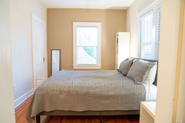 Building Photo - 8334 Diagonal Rd N