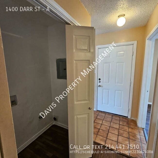 Building Photo - 1400 Darr St