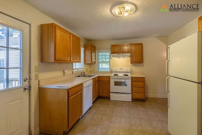 Building Photo - 1857 Anderson Ave