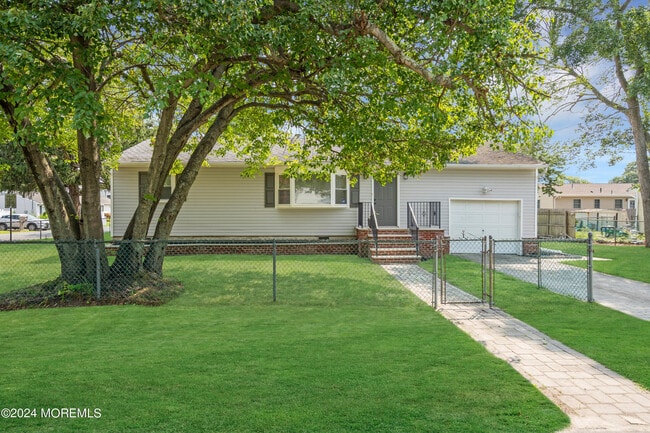 Primary Photo - 567 Garfield Ave