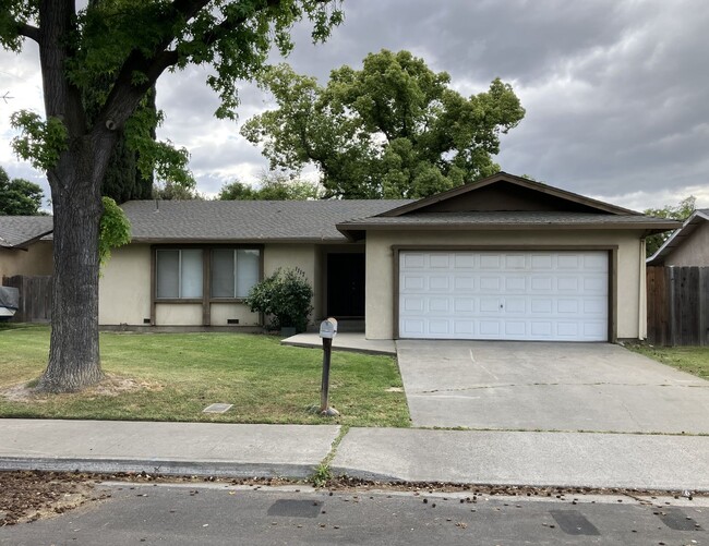 Primary Photo - 1117 McGuire Dr