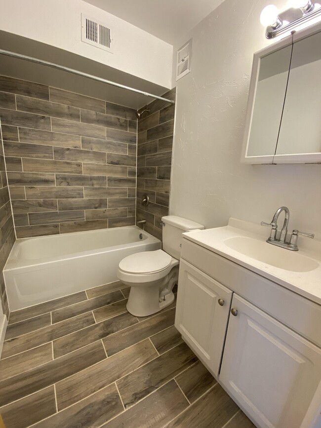 Building Photo - THE VILLAGES SOUTH 320