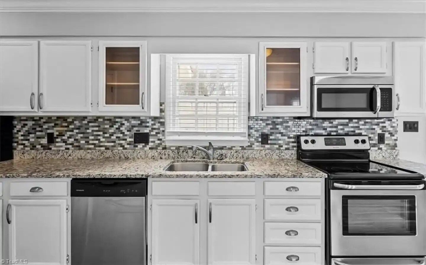 Building Photo - 332 Brookside Ct