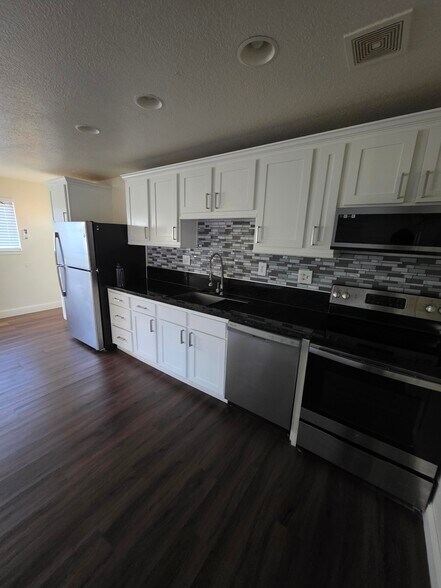 Building Photo - 1203 Floyd Ave