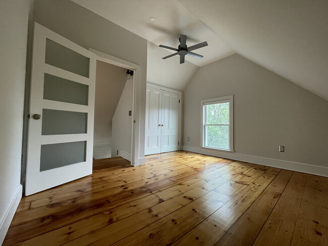 Third Floor Loft Bedroom - 18 North St