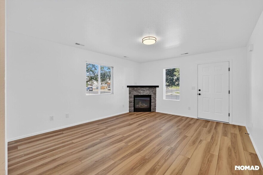 Building Photo - 788 Century Ln