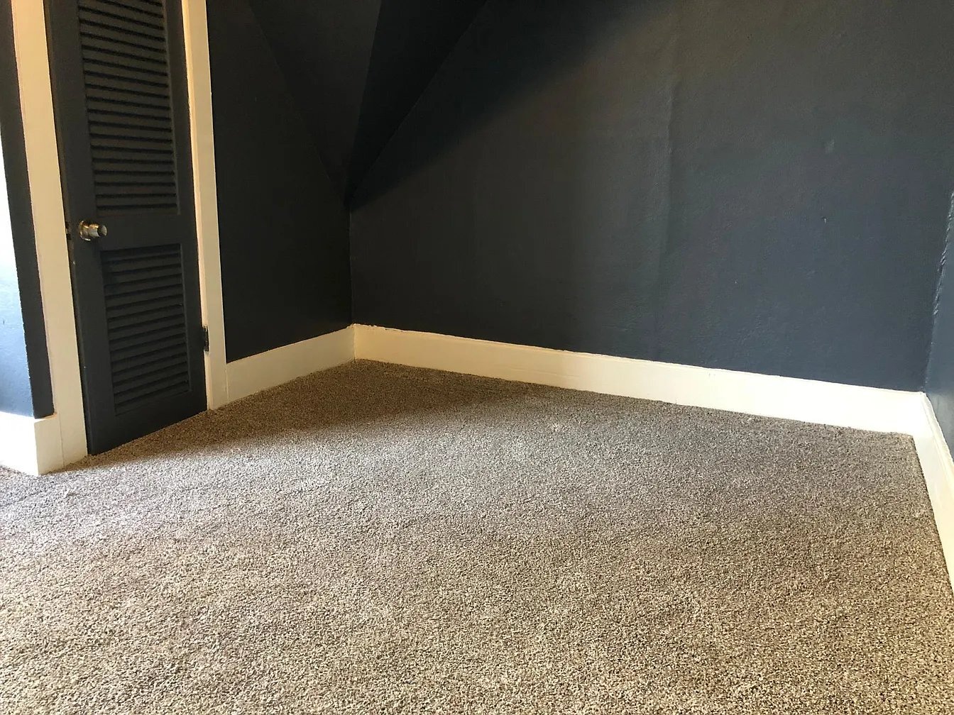 Building Photo - 1741 N Farwell Ave