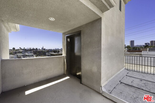 Building Photo - 1820 Benecia Ave