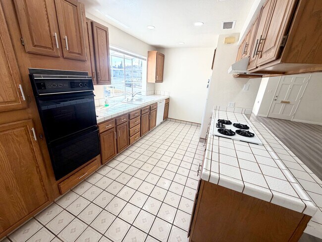 Building Photo - Spacious Monterey Park Home with Large Lot