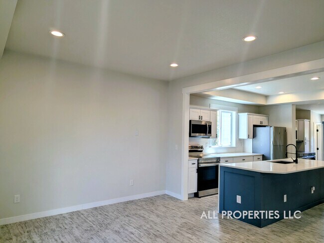 Building Photo - 59 Knox Ct