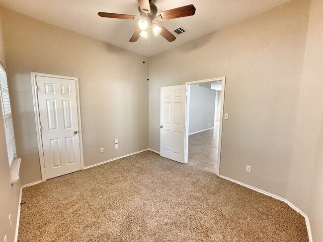Building Photo - Freshly Painted 4-Bedroom Home in North Park Meadow
