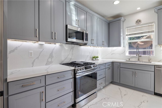 Building Photo - 25090 Acorn Ct