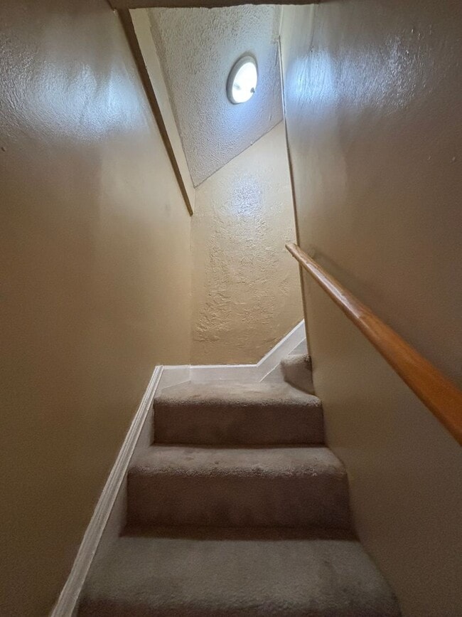 Building Photo - 14 W Carrollton Ave