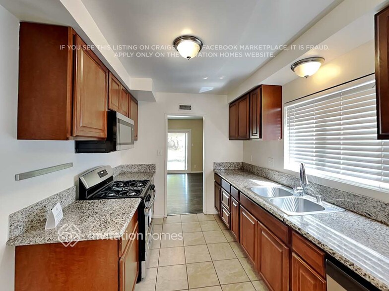 Building Photo - 16413 Knapp St