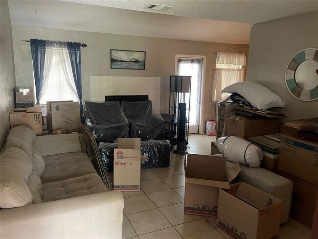 Building Photo - 3601 Leafield Dr