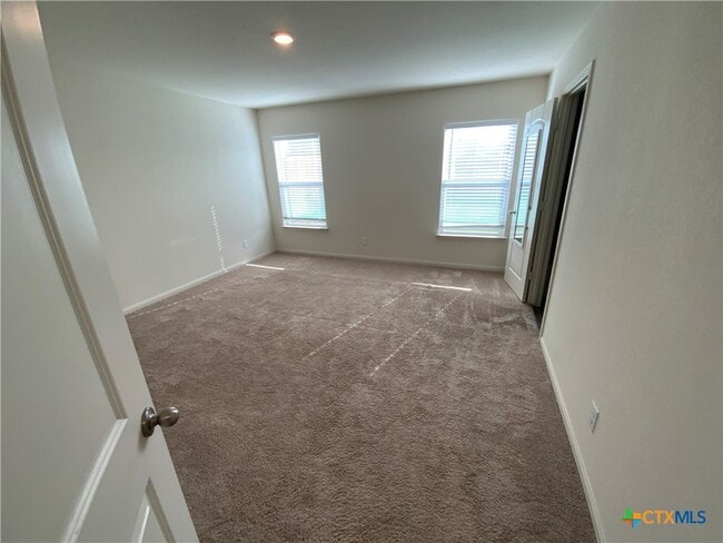 Building Photo - 208 Allington Cir