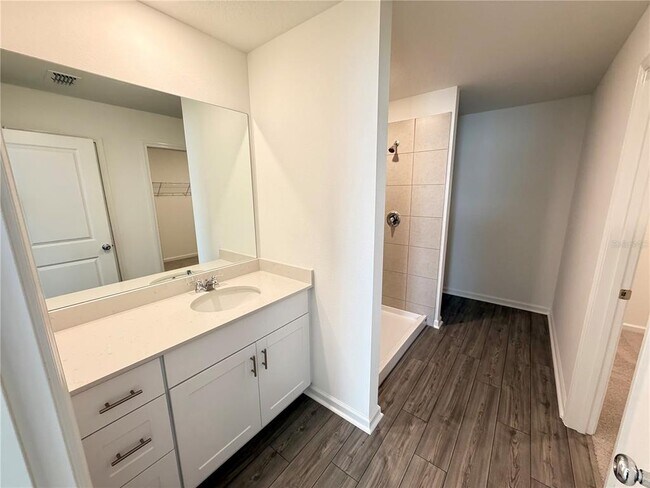 Building Photo - 4212 SW 82nd Ln