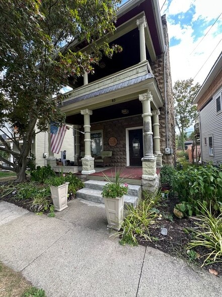 Building Photo - 83 Shethar St