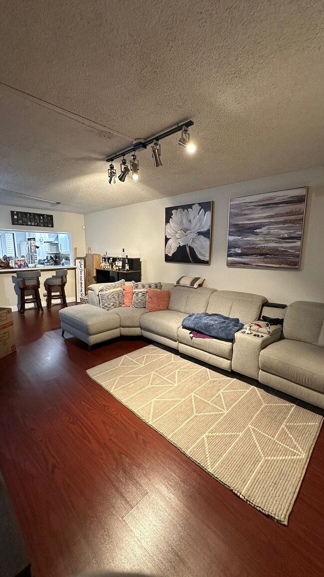 Living Room - 6575 W Oakland Park Blvd