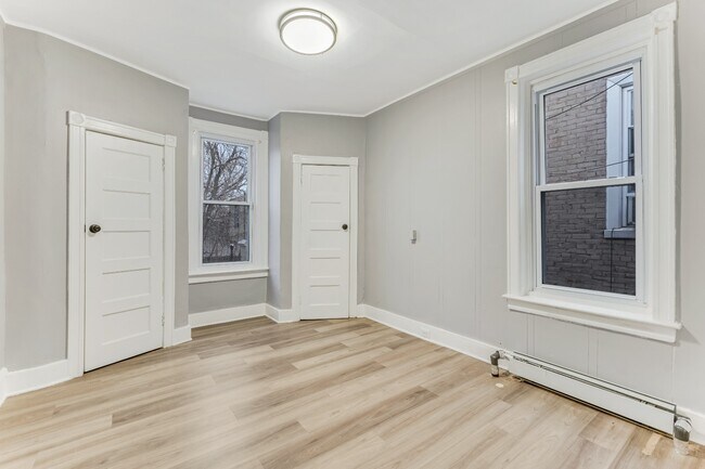 Building Photo - 1727 S 58th St