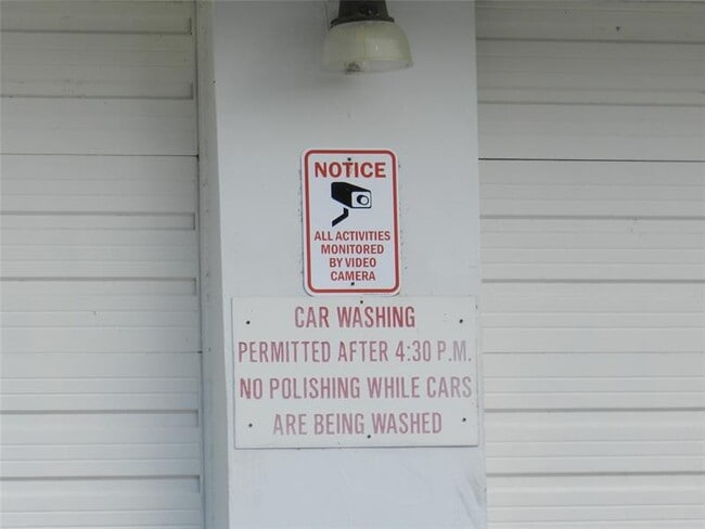 Building Photo - 6307 Bay Club Dr